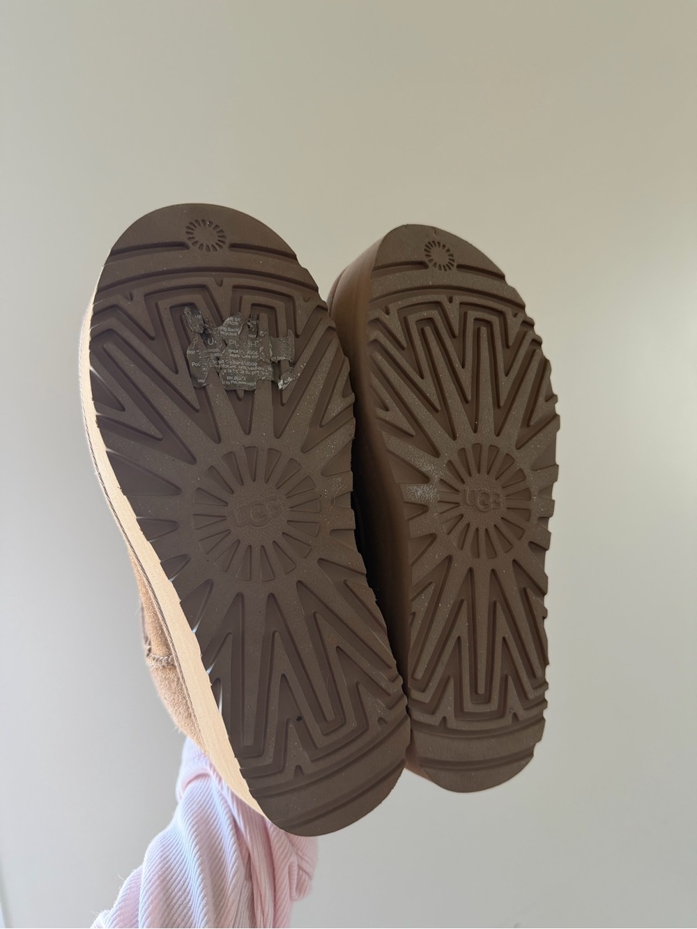 ugg classic mini platform - Picture 3 of 3